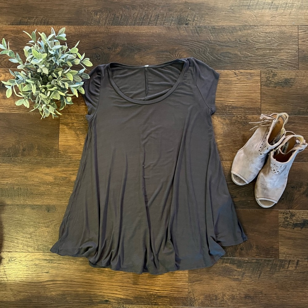 Isaac Lieu Charcoal Flowy Tee